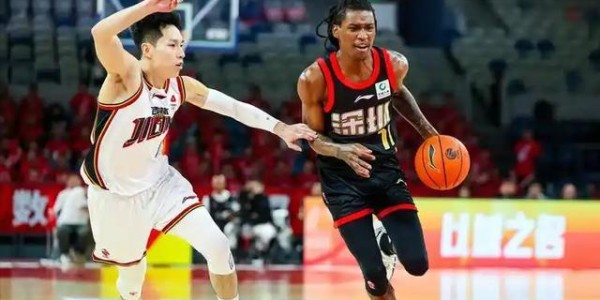 CBA四强轮廓初现，胡金秋17+11定乾坤，内线为王的时代又回来了？