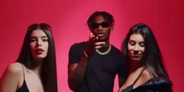 开云首页登录-音乐比足球更能表达自己 莱昂变身歌手Way 45