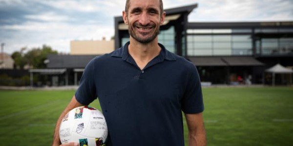 【人物】经理人基耶利尼，是未来退役球员的榜样