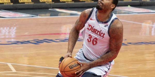 艾顿&amp;amp;斯玛特&amp;amp;拉拉维亚加盟！湖记赞美佩林卡：休赛期引援成功